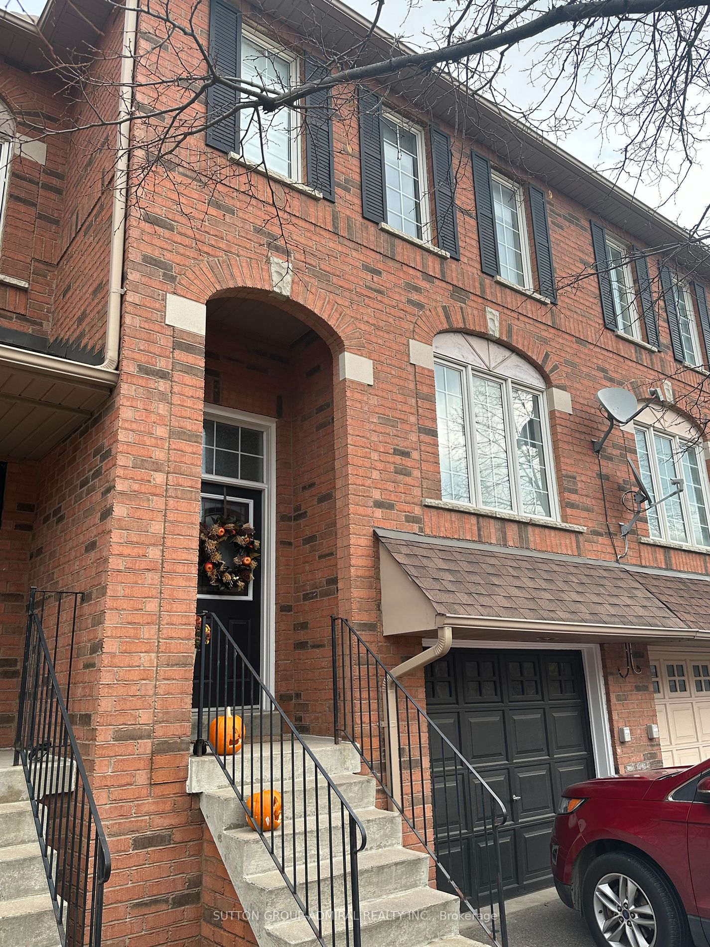 2 Clay Brick Crt, #110