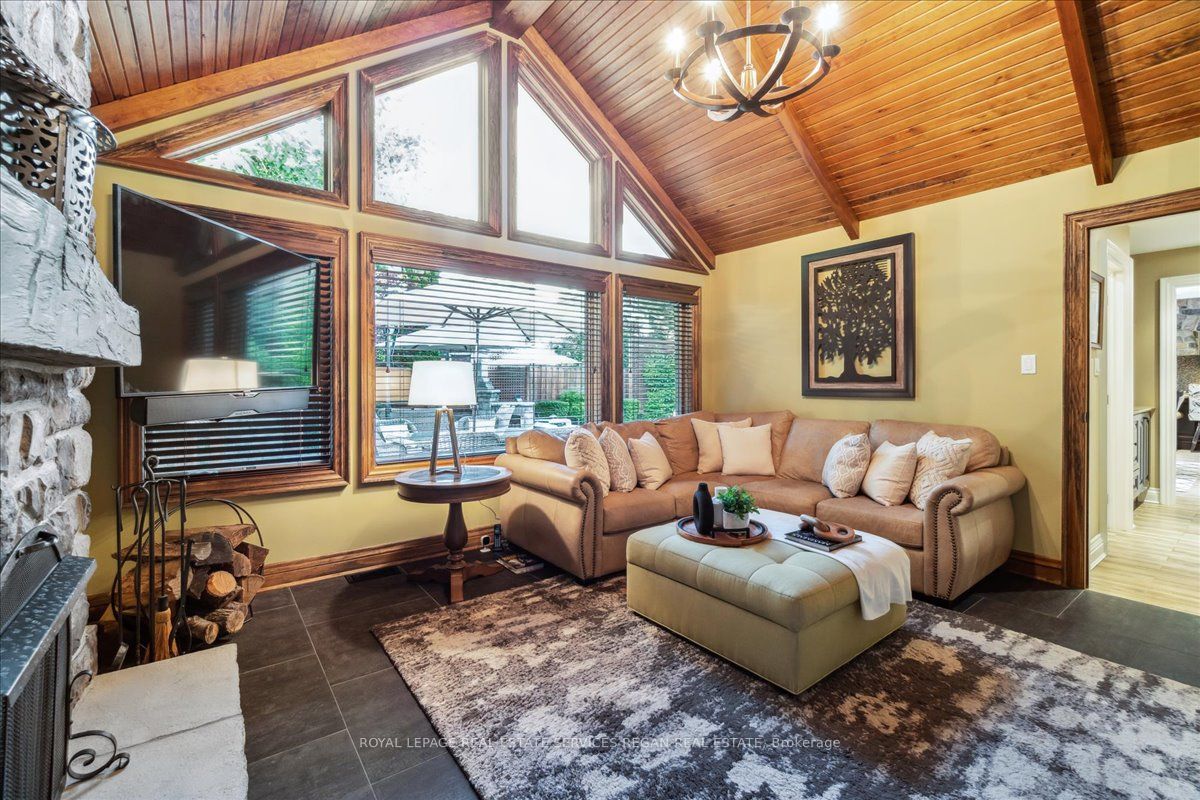 2059 Kawartha Cres