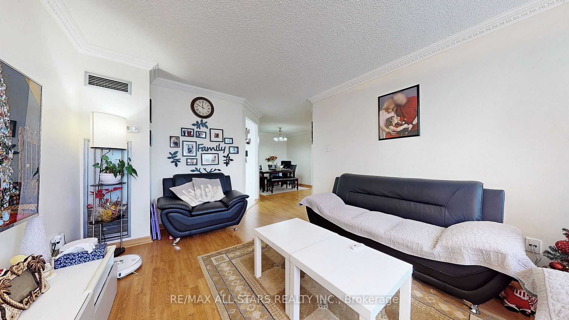 12 Laurelcrest St, #707