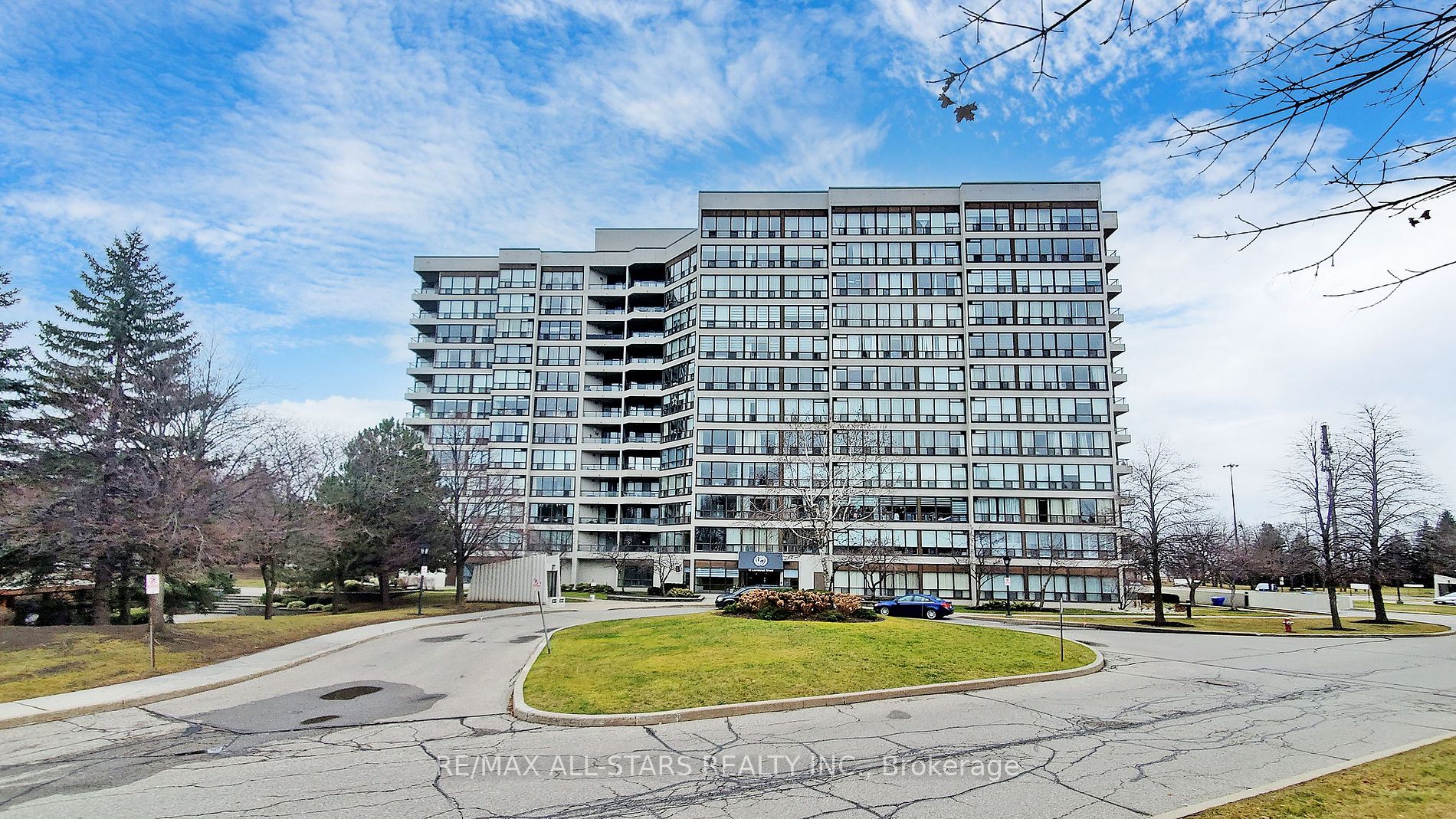 12 Laurelcrest St, #707