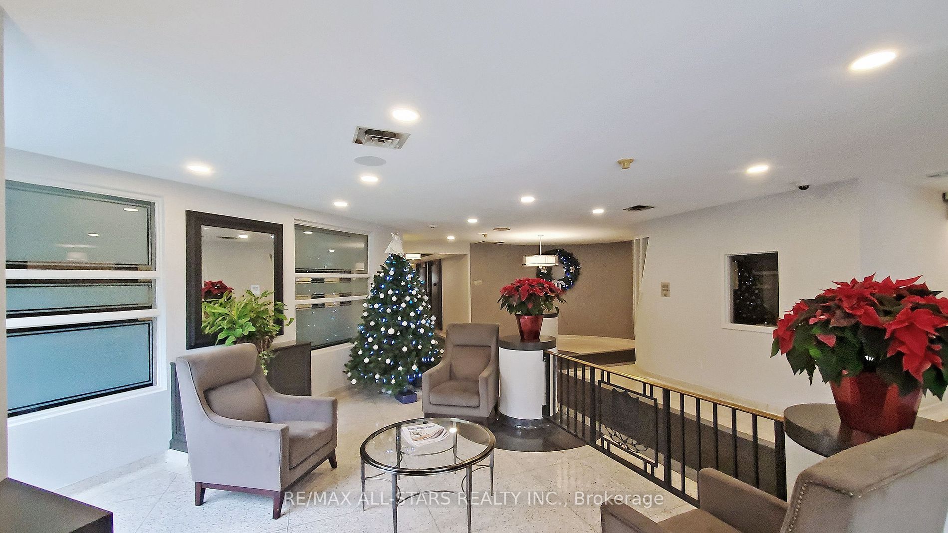 12 Laurelcrest St, #707