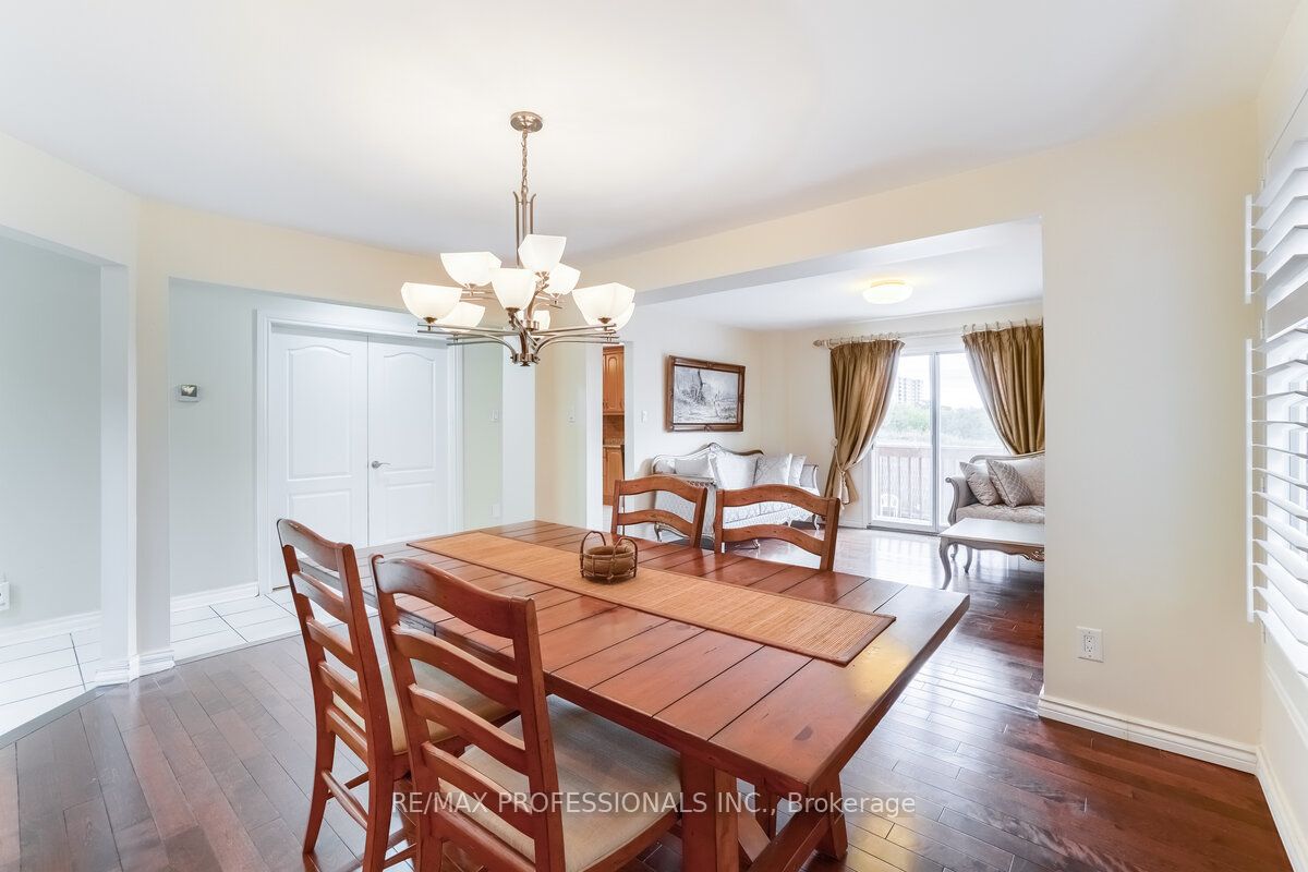 292 Laurentian Ave