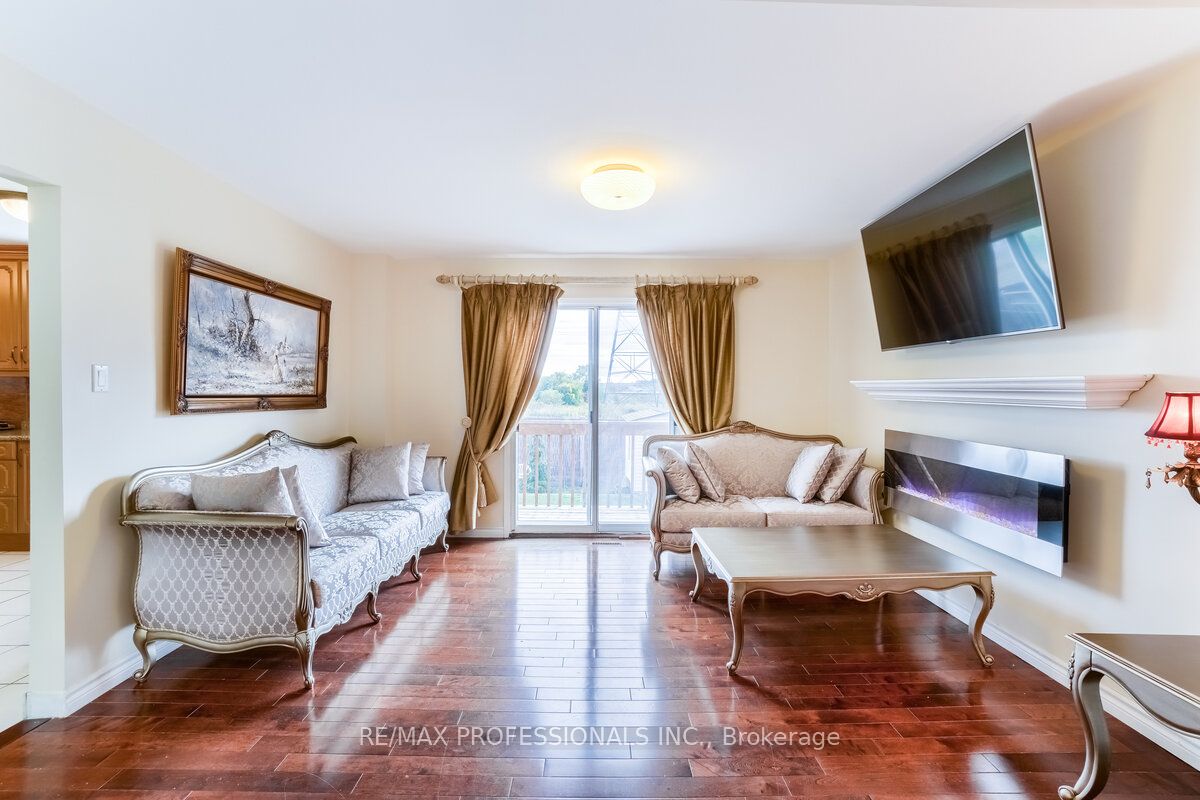 292 Laurentian Ave