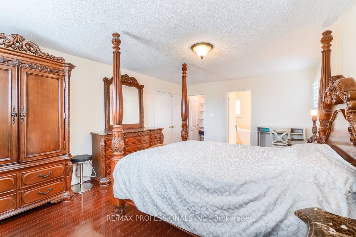 292 Laurentian Ave