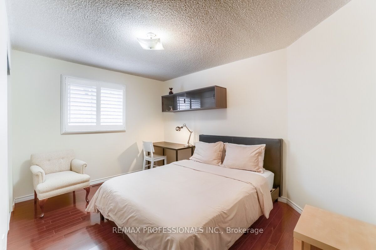 292 Laurentian Ave