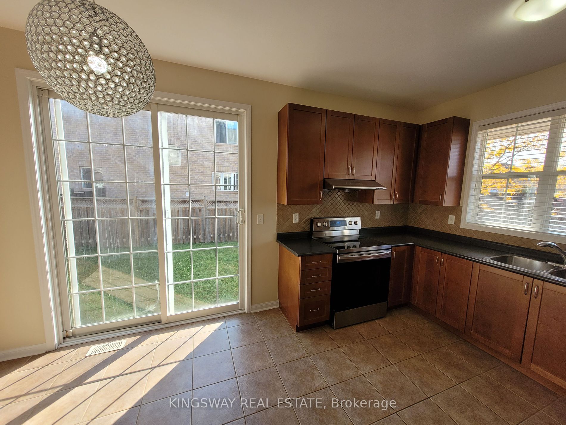 932 Bennett Blvd, #Upper