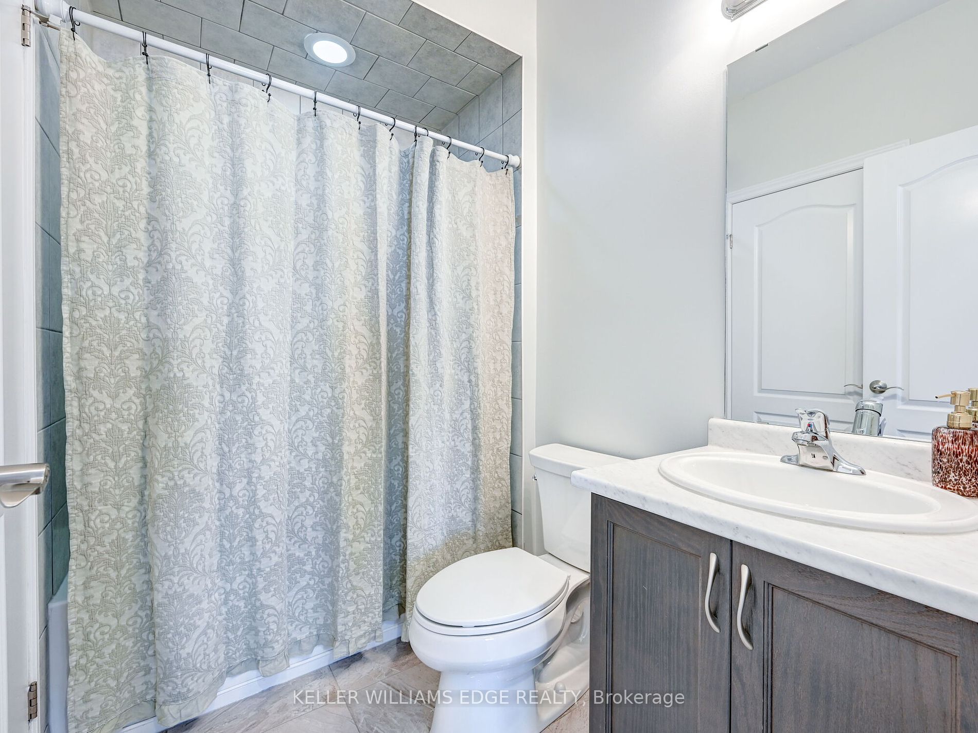 1360 Costigan Rd, #207