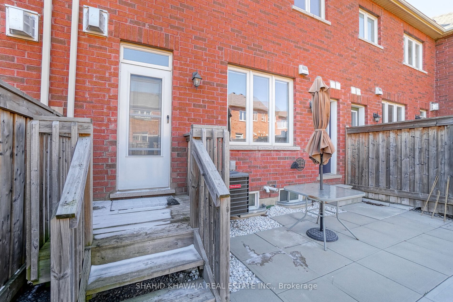 963 Transom Cres