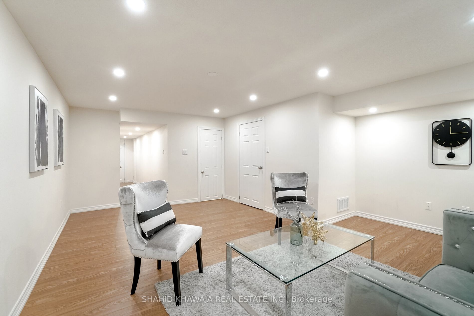 963 Transom Cres