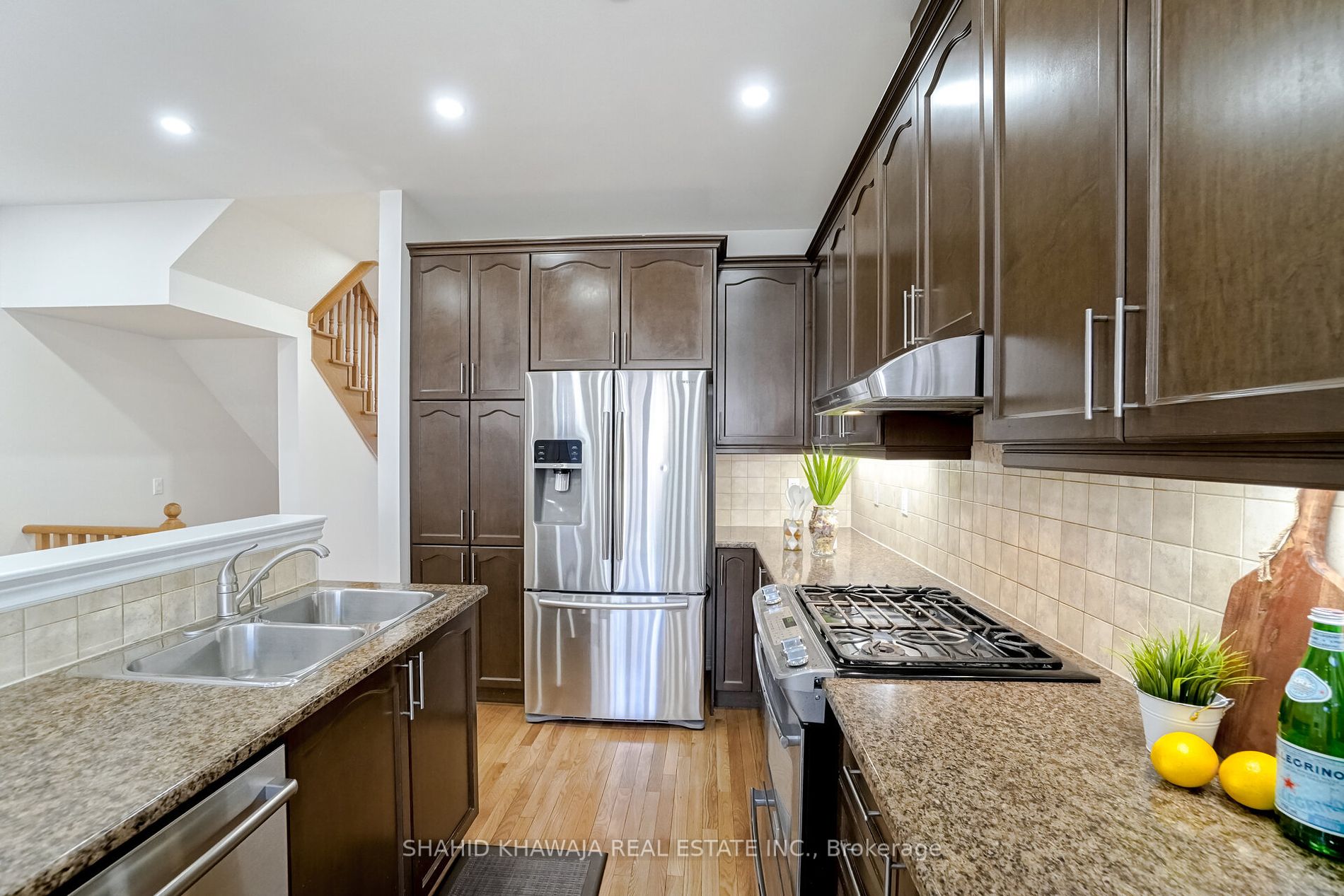 963 Transom Cres