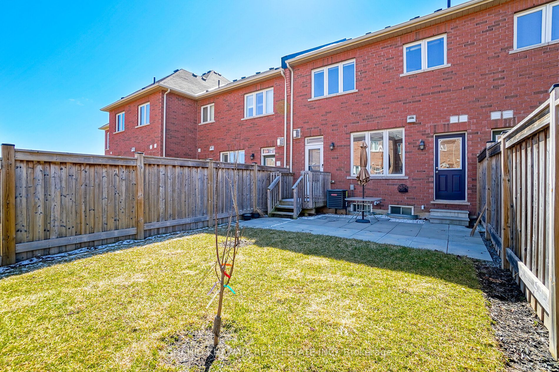 963 Transom Cres