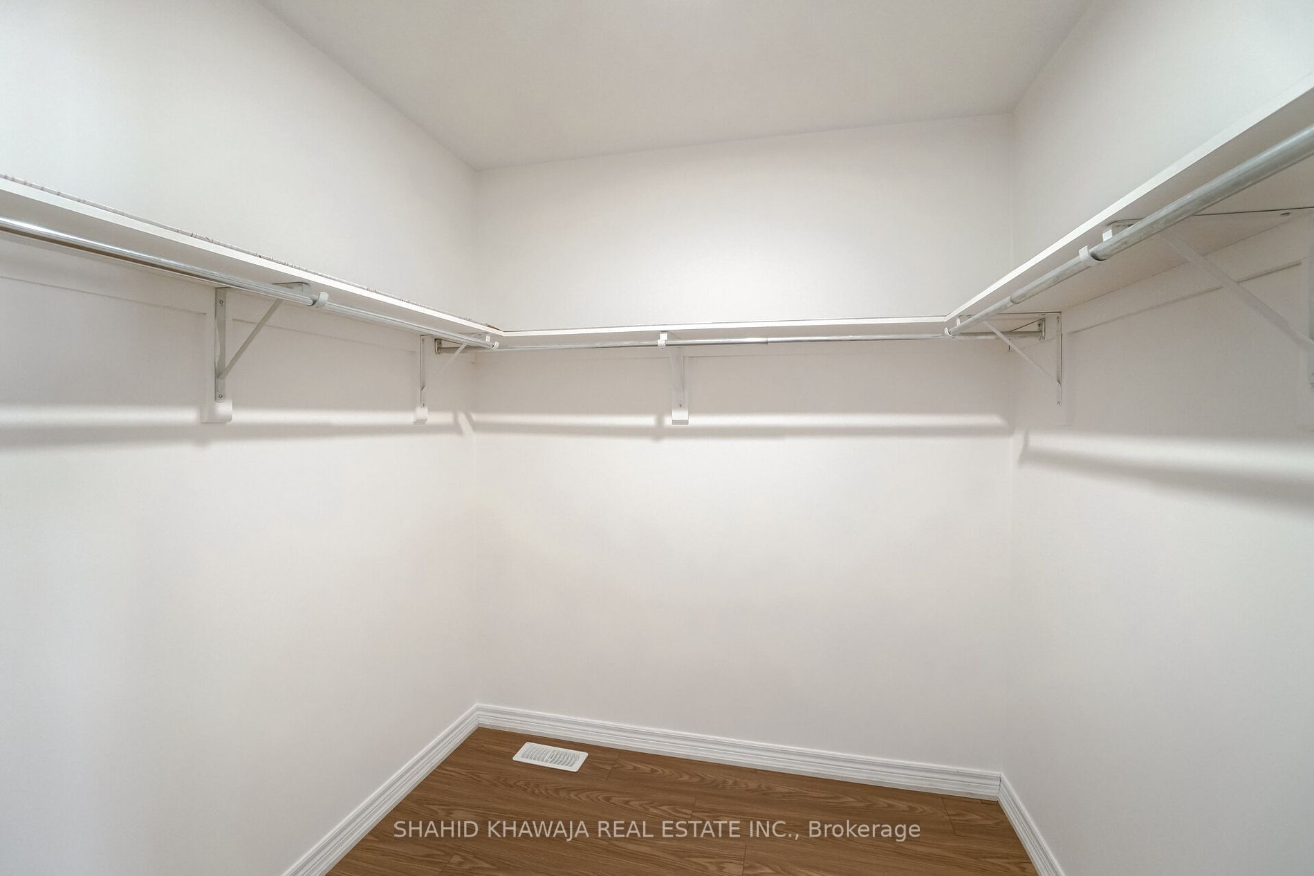 963 Transom Cres
