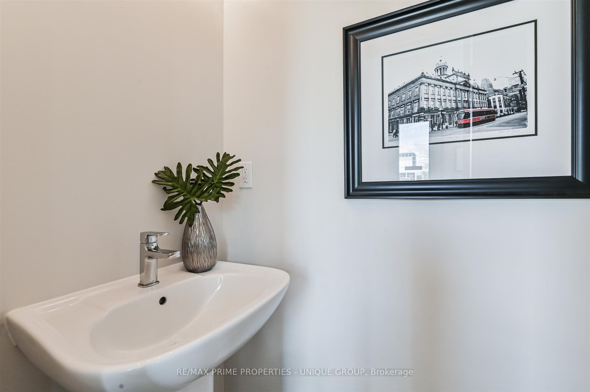 713 Lawrence Avenue W, #15