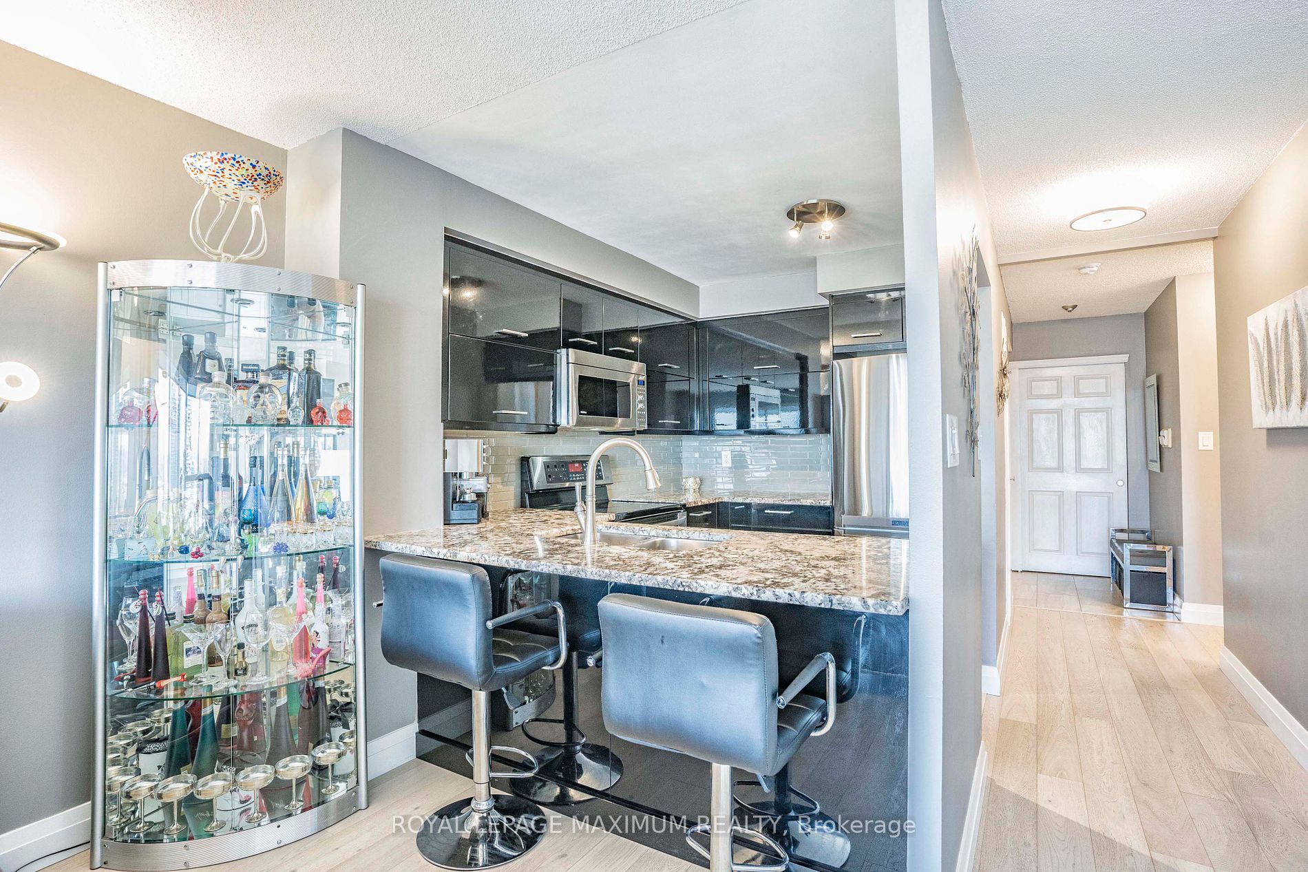 2269 Lake Shore Blvd W, #2102