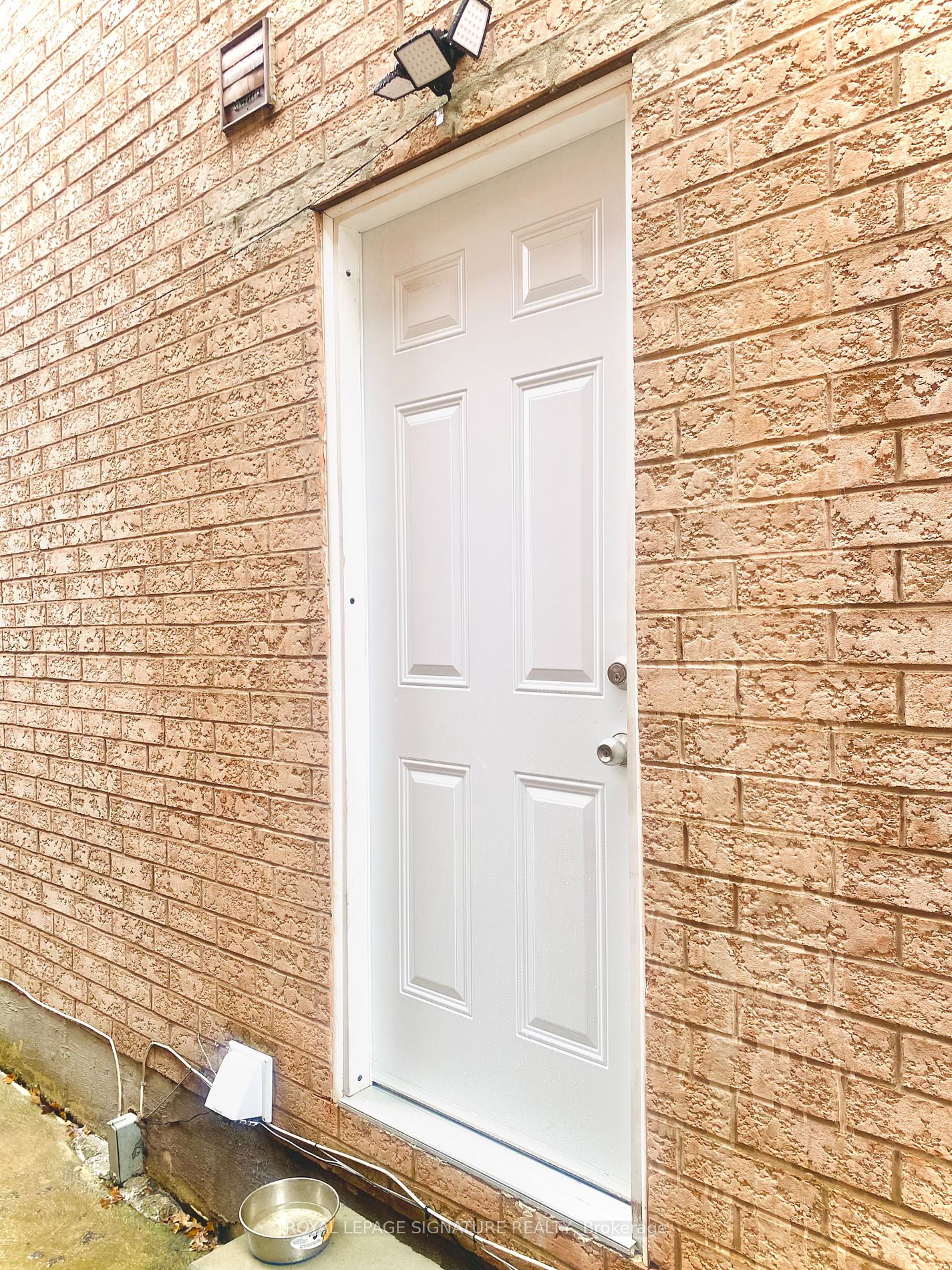 23 Sunley Crescent, #Lower