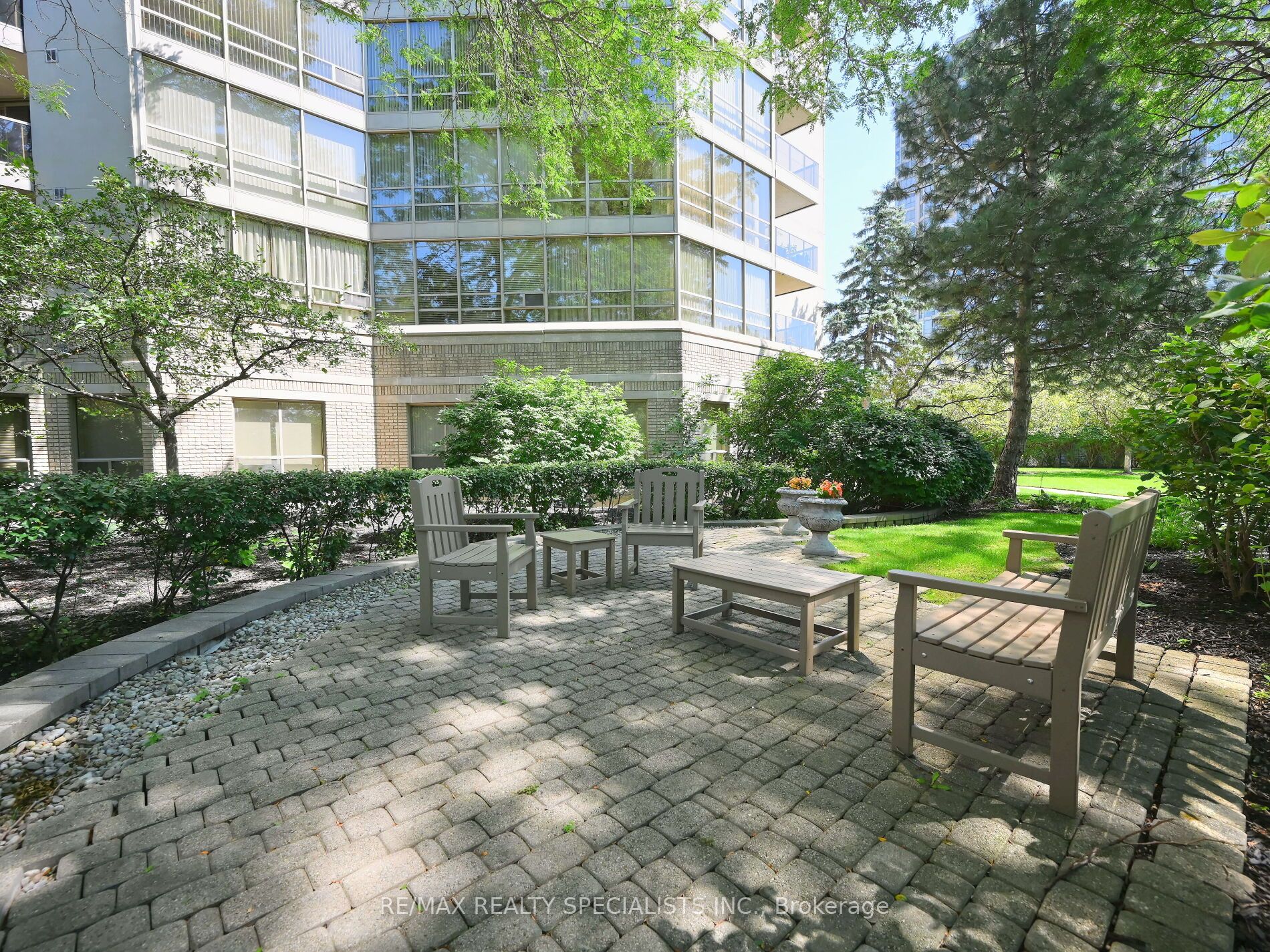 45 Kingsbridge Garden Circ, #308
