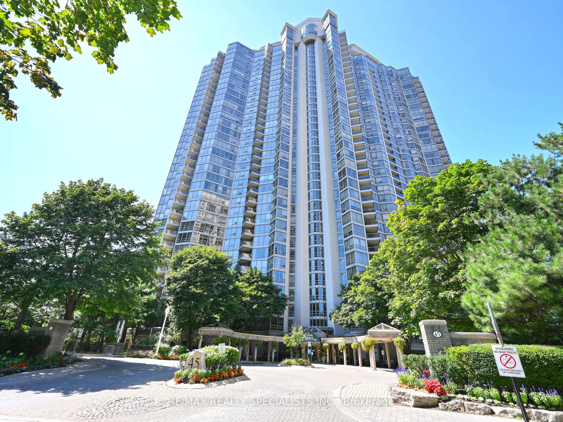45 Kingsbridge Garden Circ, #308