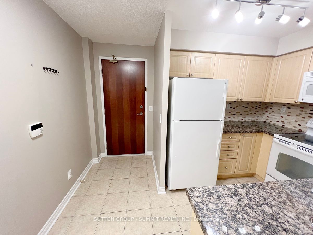5 Michael Power Pl, #605