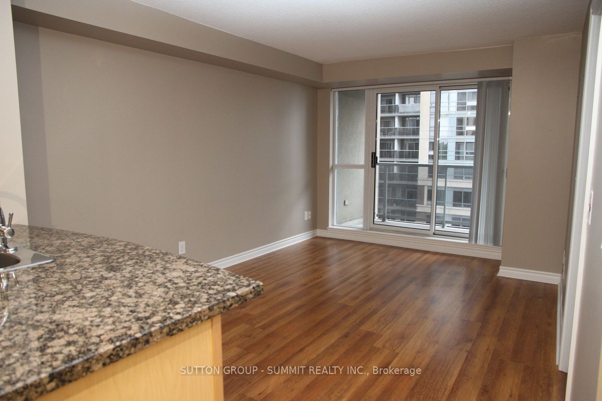 5 Michael Power Pl, #605