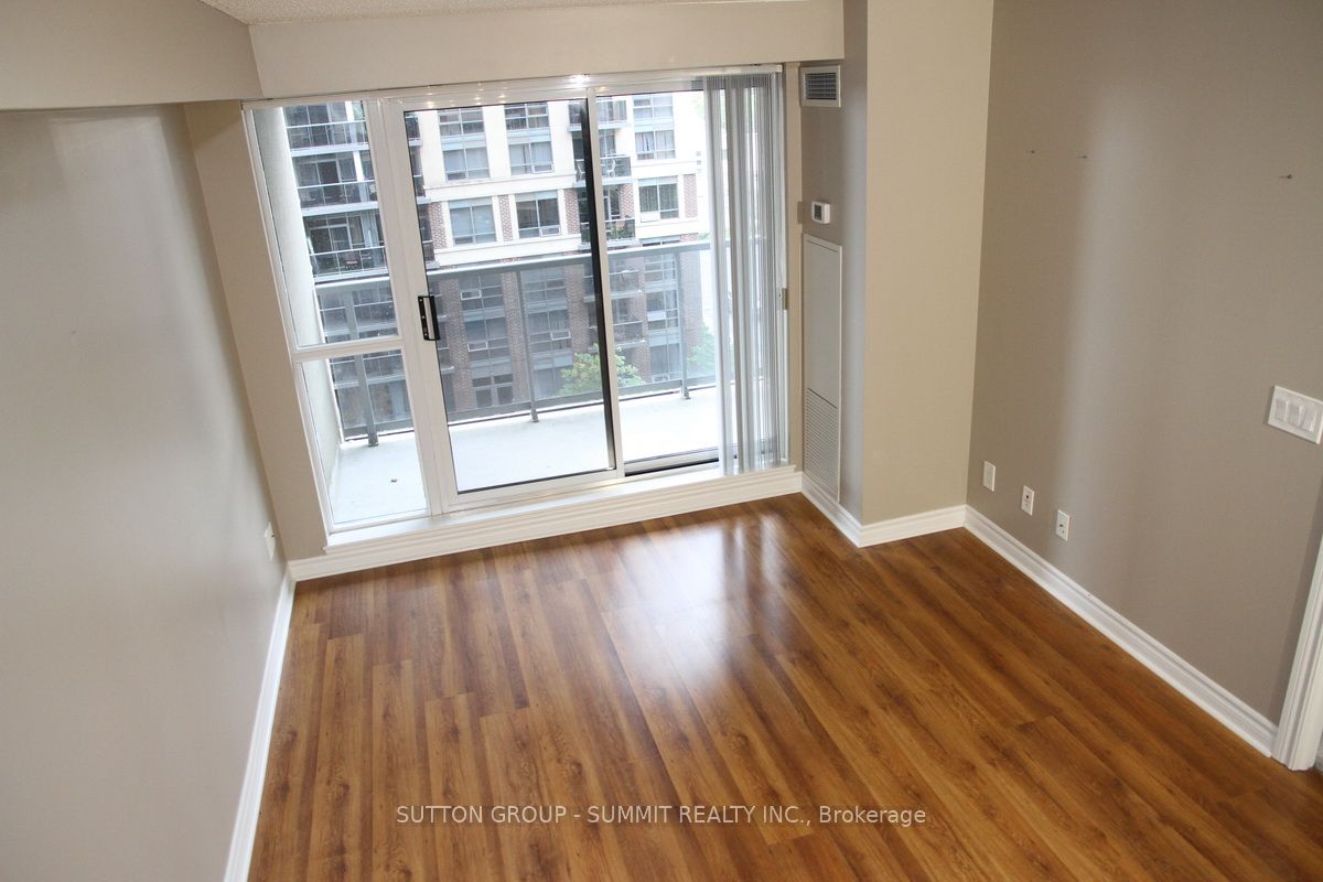 5 Michael Power Pl, #605