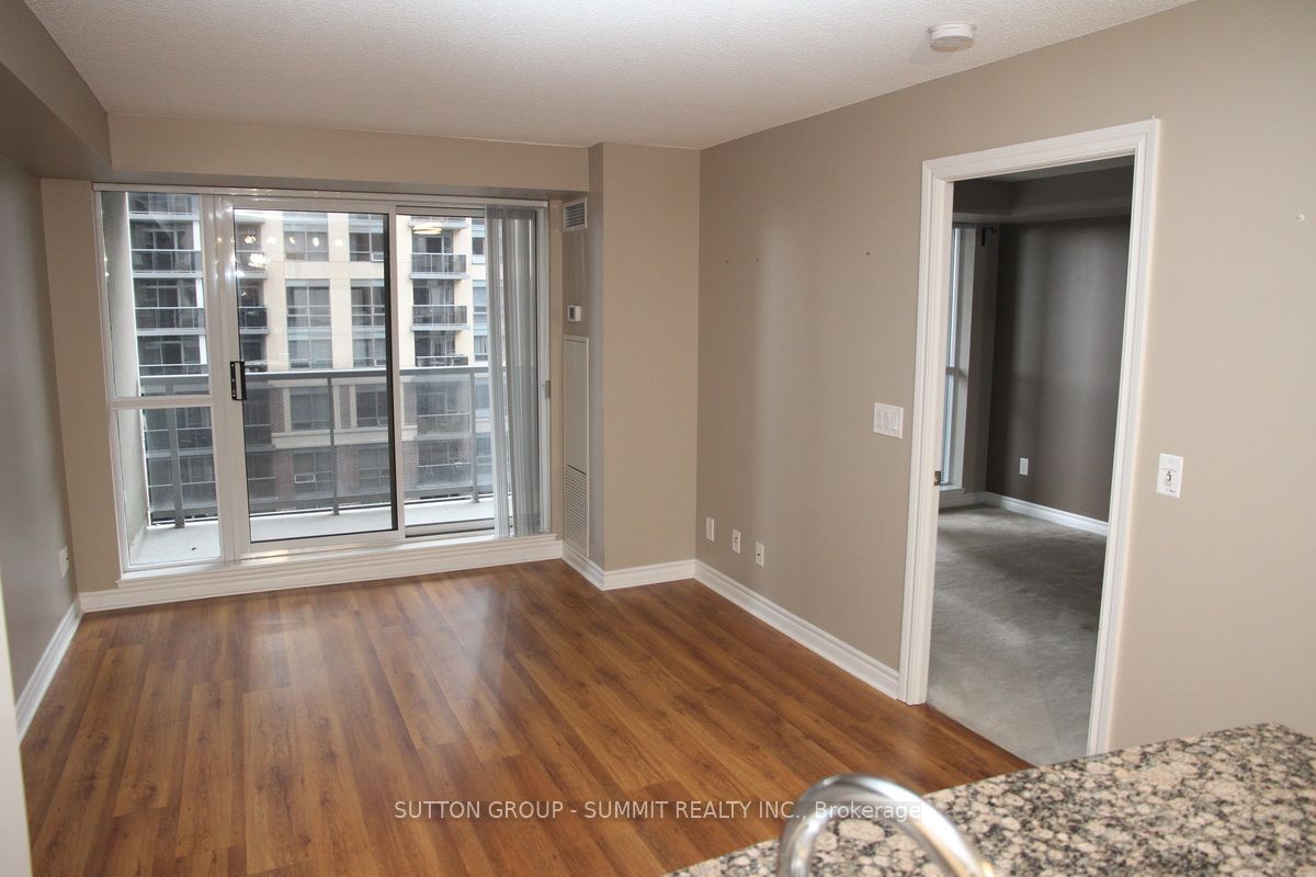 5 Michael Power Pl, #605