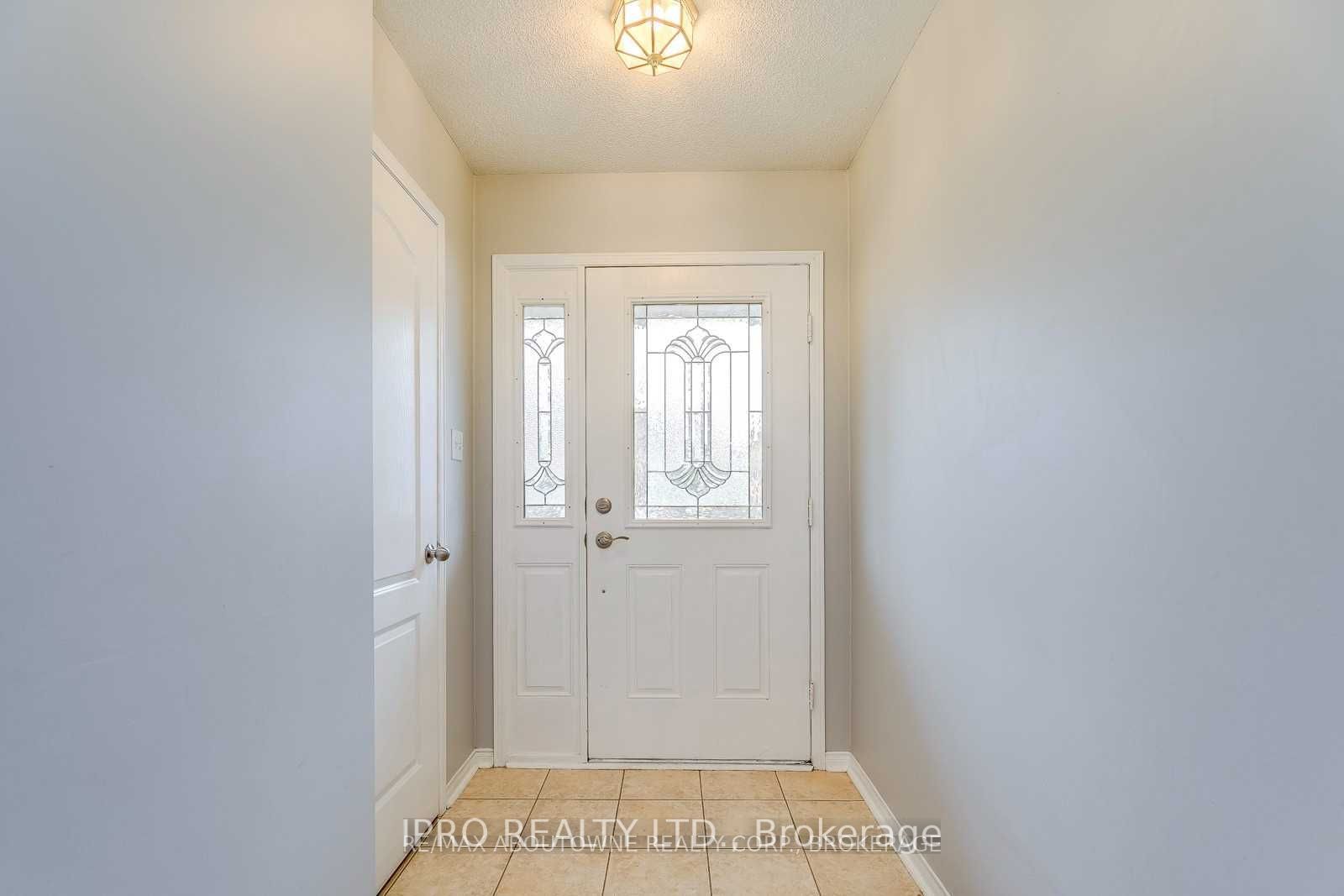 2096 Glenhampton Road