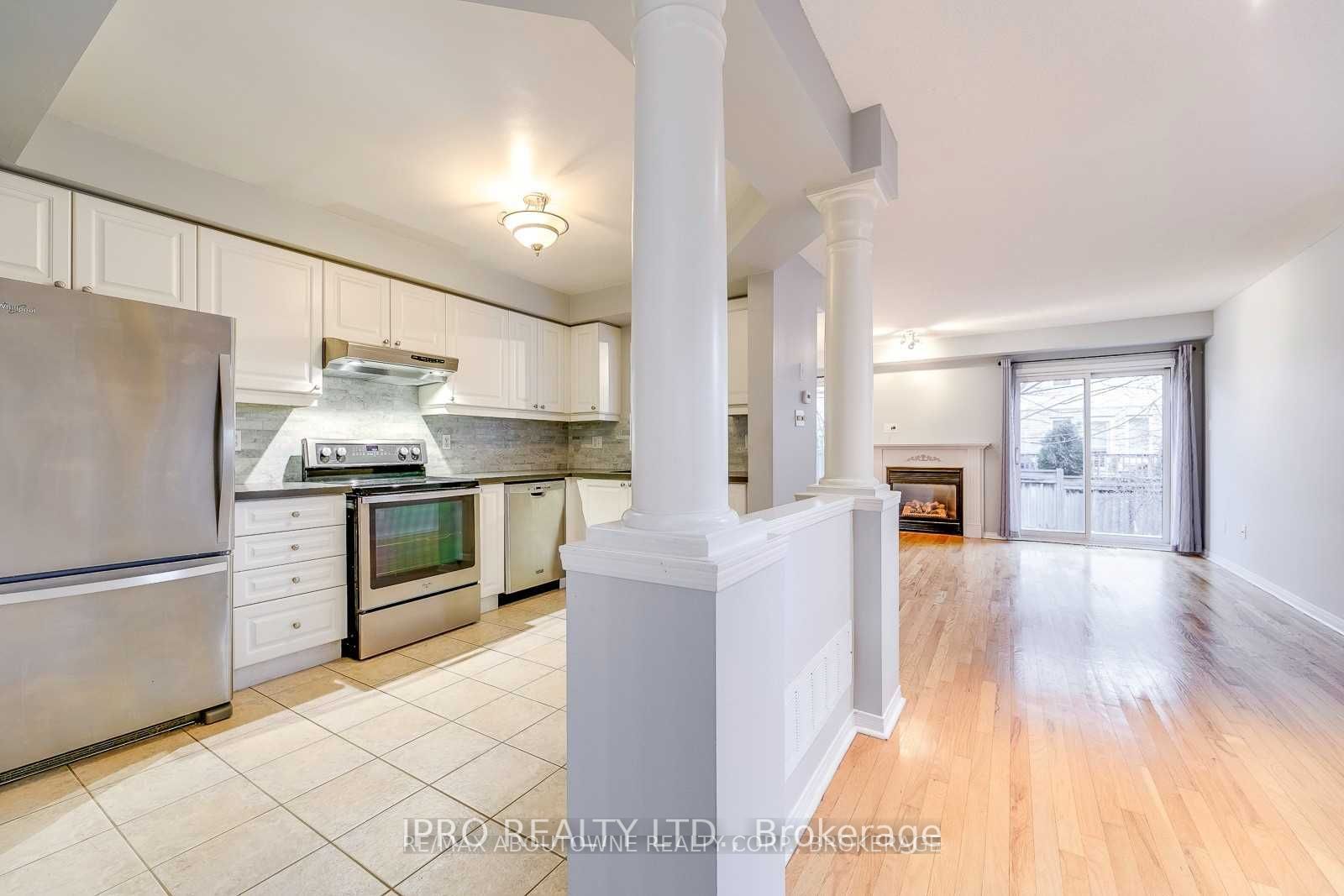 2096 Glenhampton Road