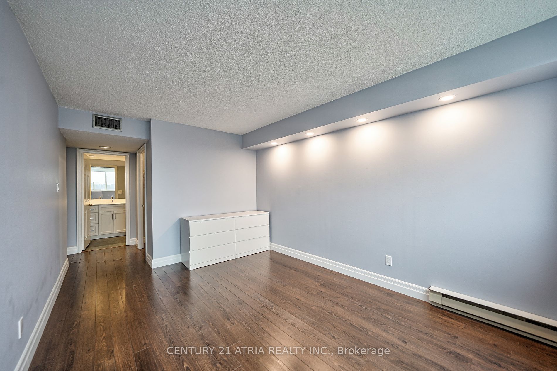 1360 Rathburn Road E, #1505