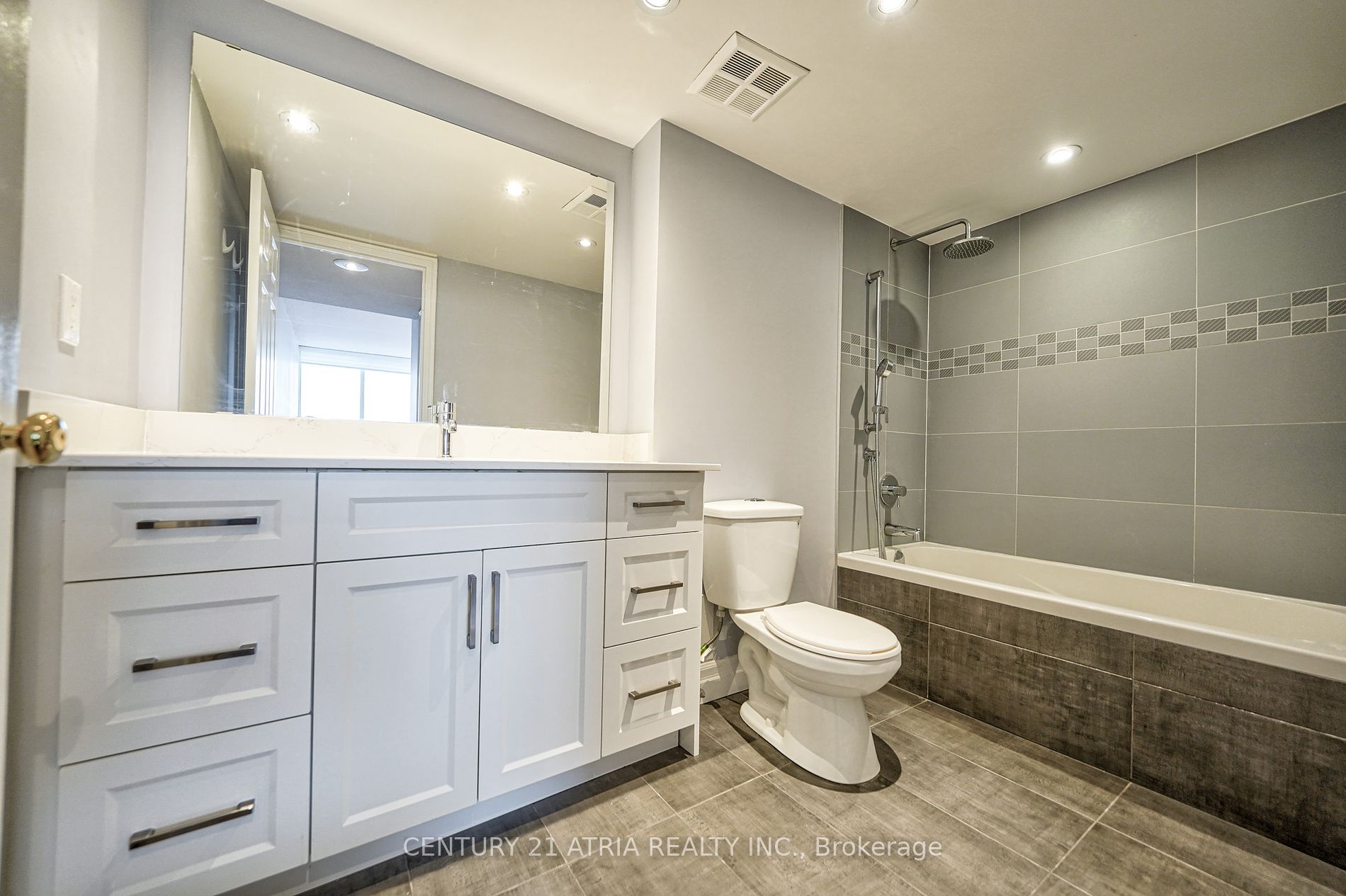 1360 Rathburn Road E, #1505