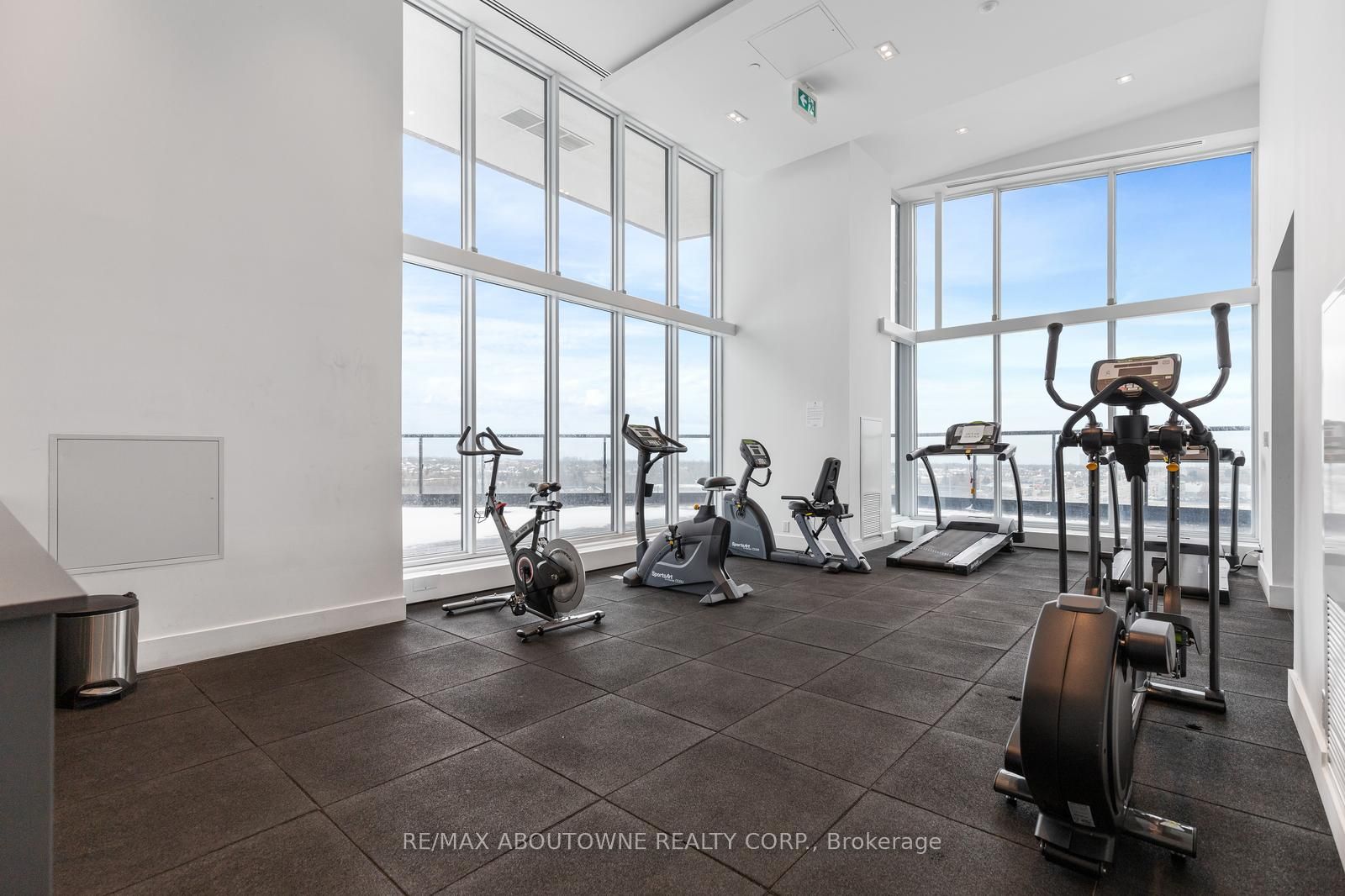 297 Oak Walk Dr, #808