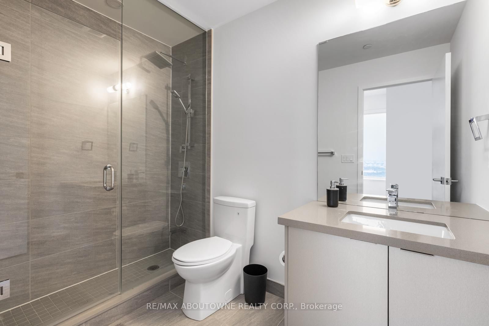 297 Oak Walk Dr, #808