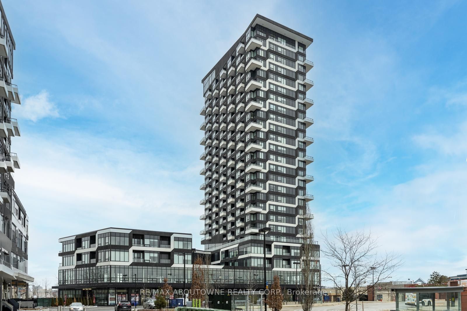 297 Oak Walk Dr, #808