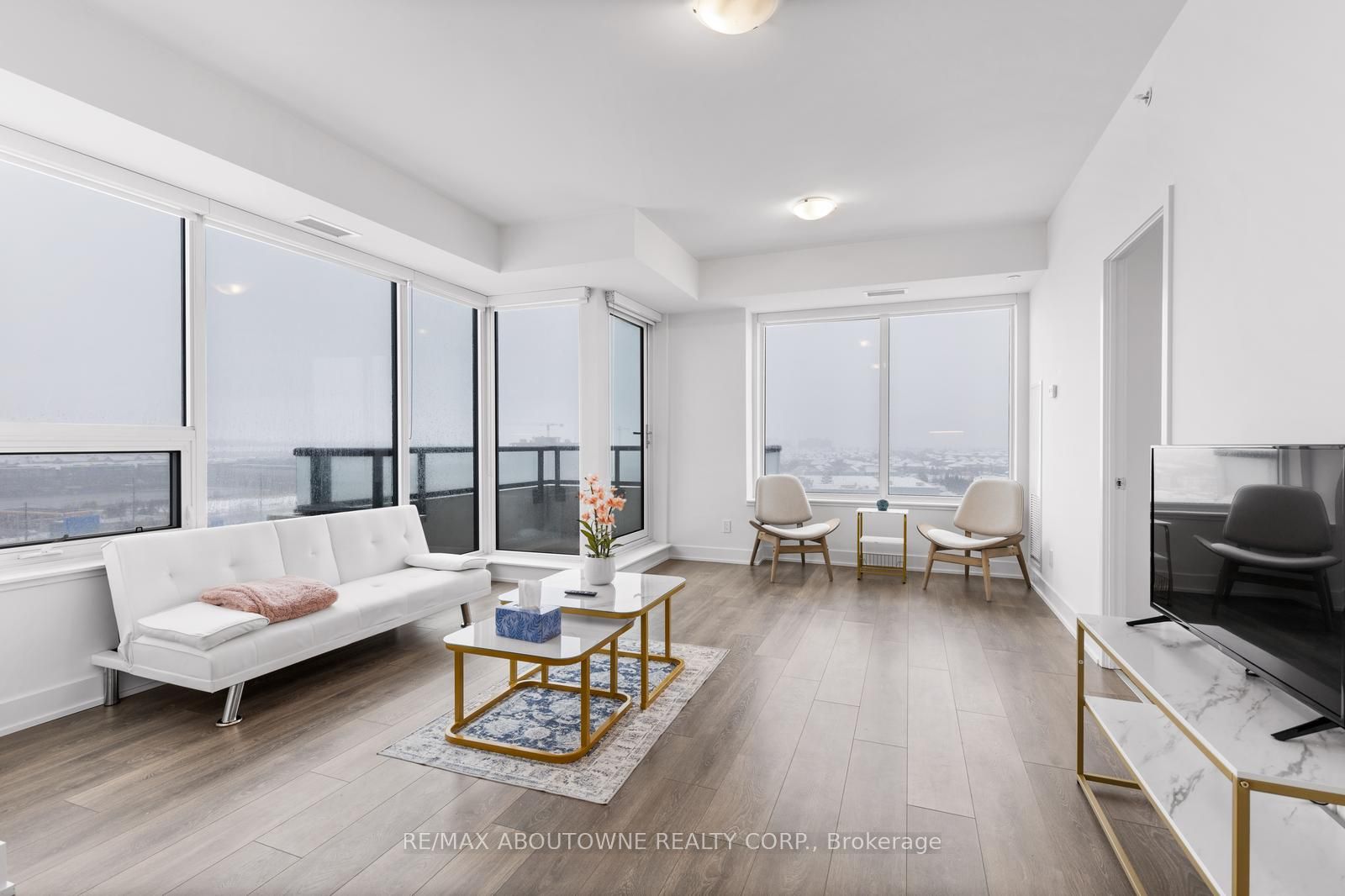 297 Oak Walk Dr, #808