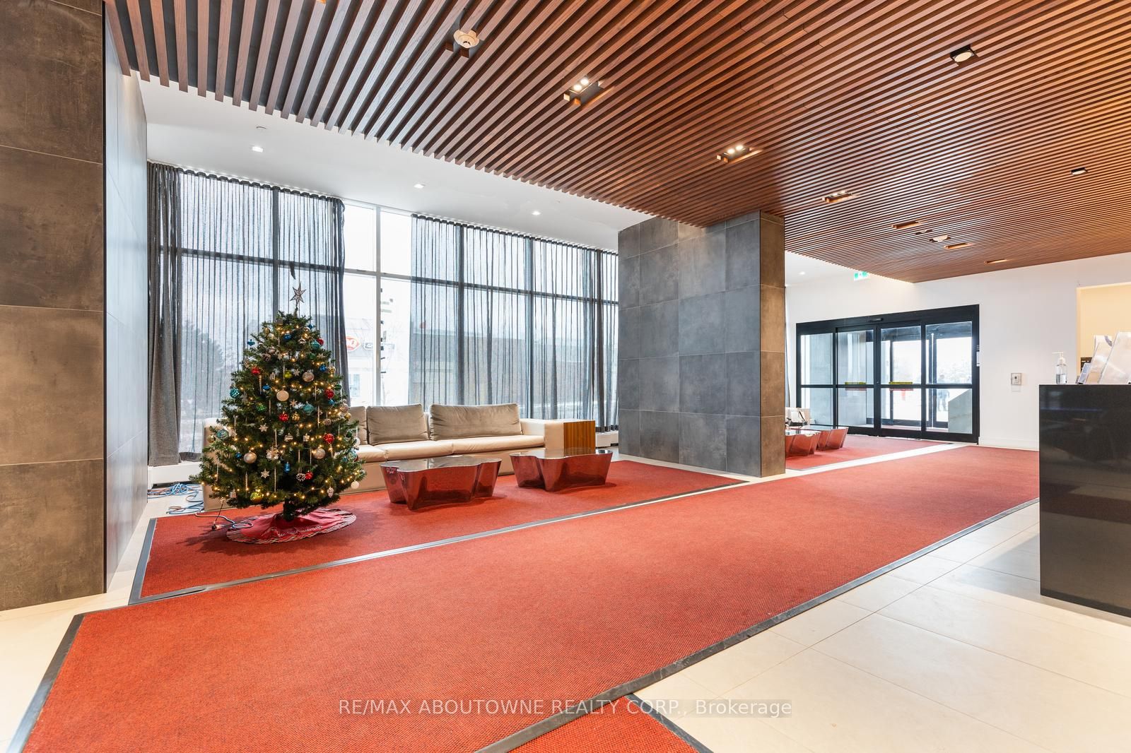 297 Oak Walk Dr, #808