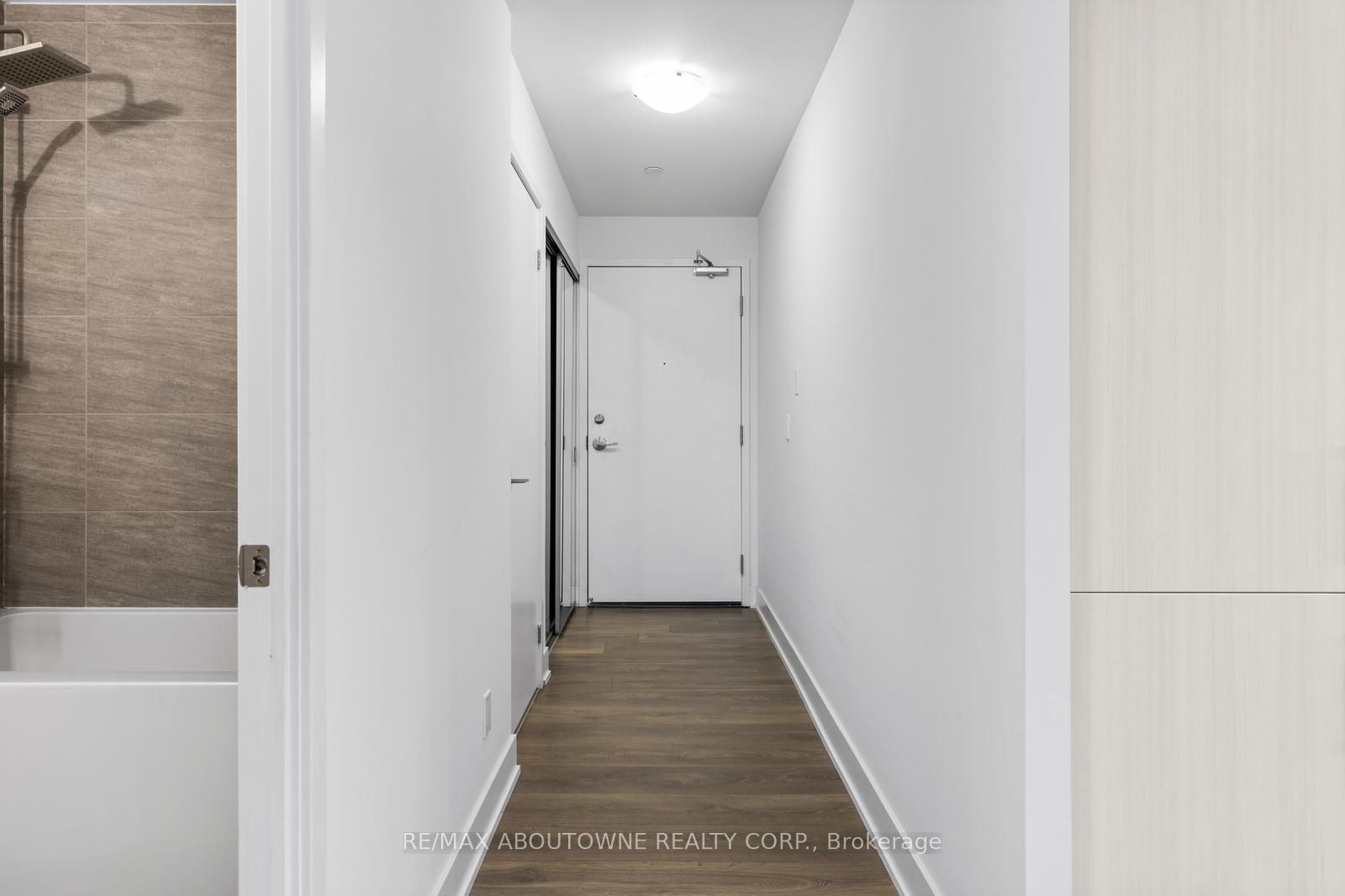 297 Oak Walk Dr, #808