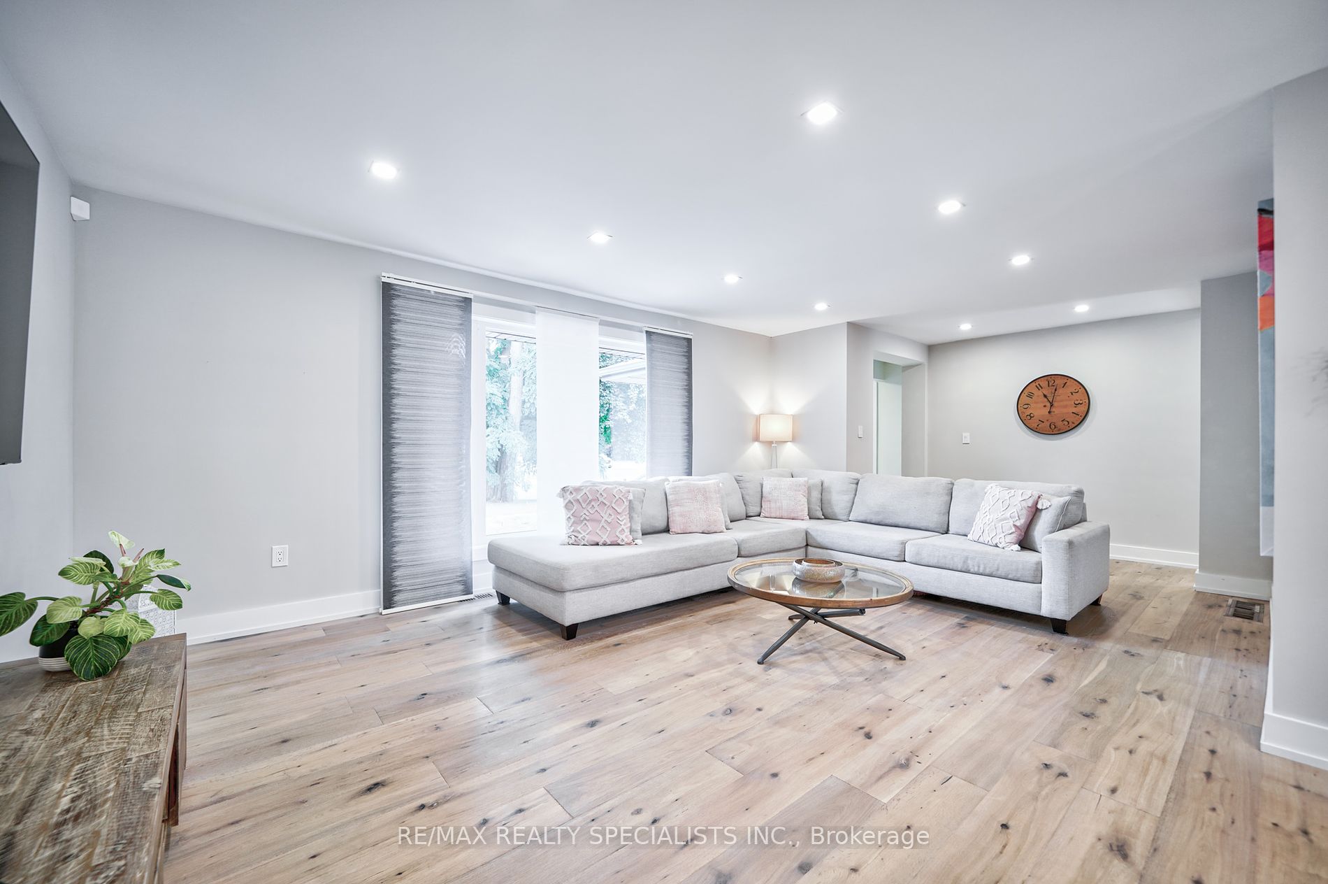 6043 Old Church Road