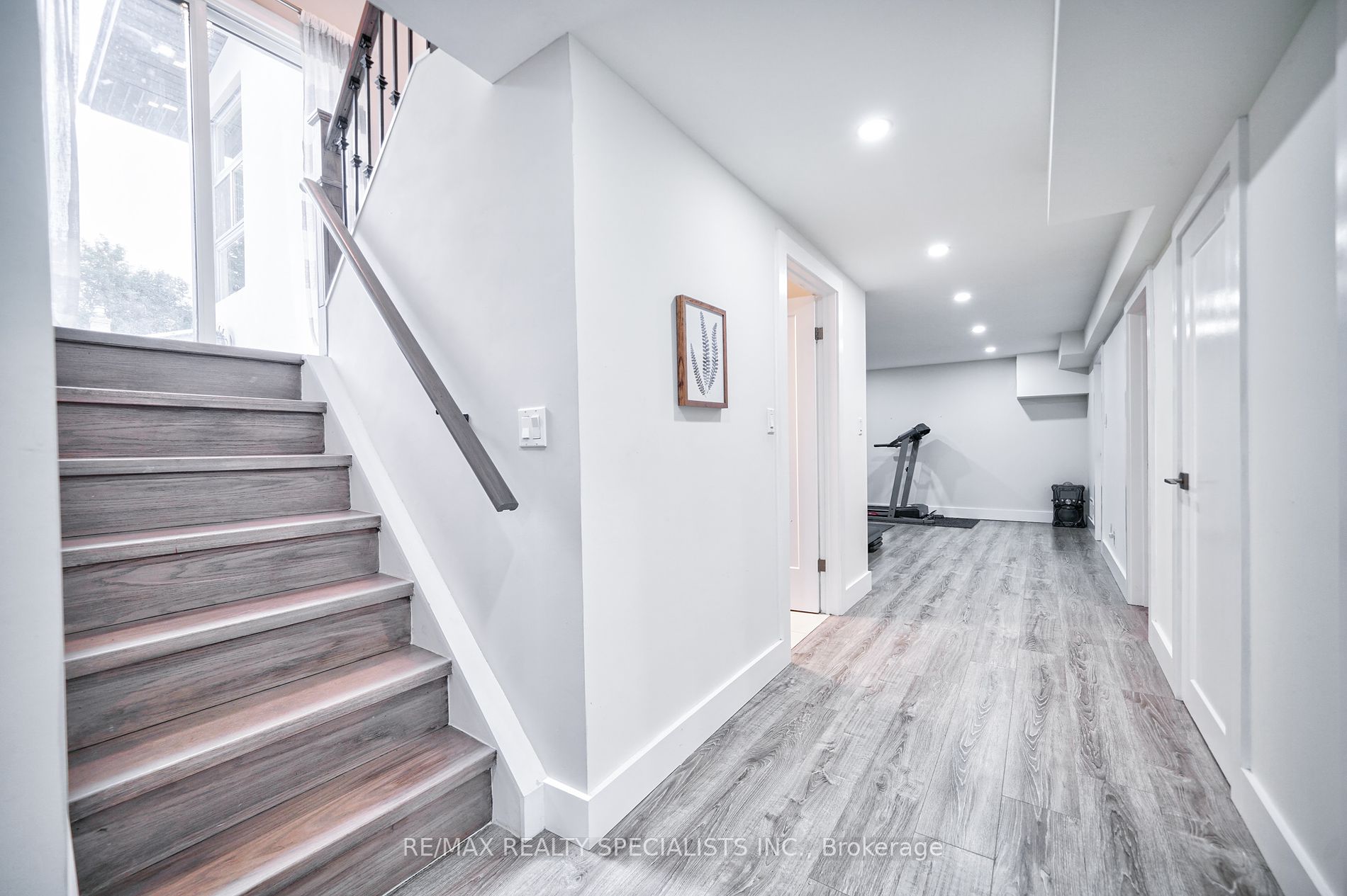 6043 Old Church Road