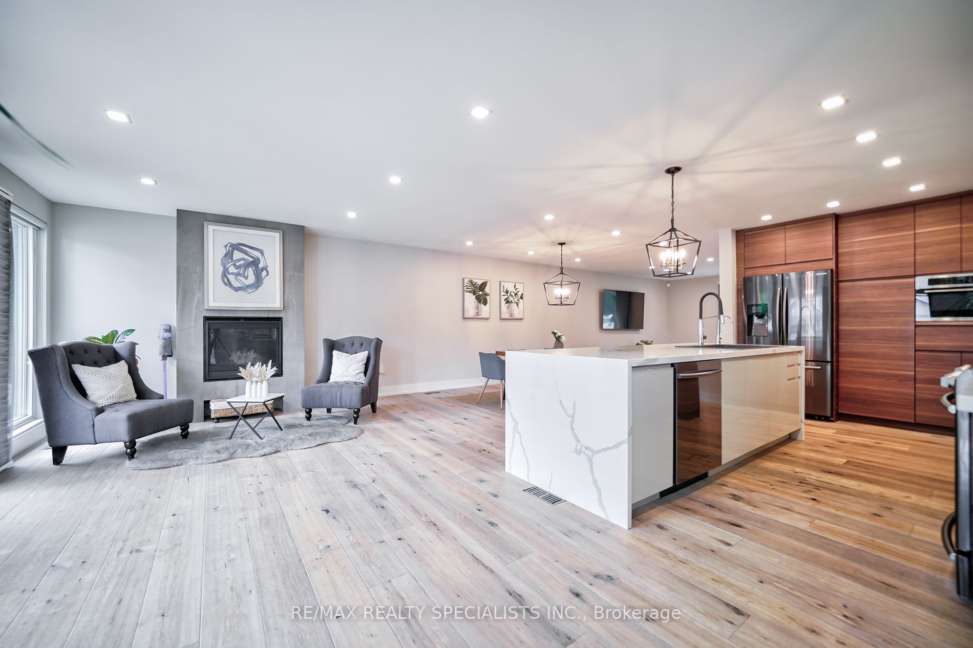 6043 Old Church Road