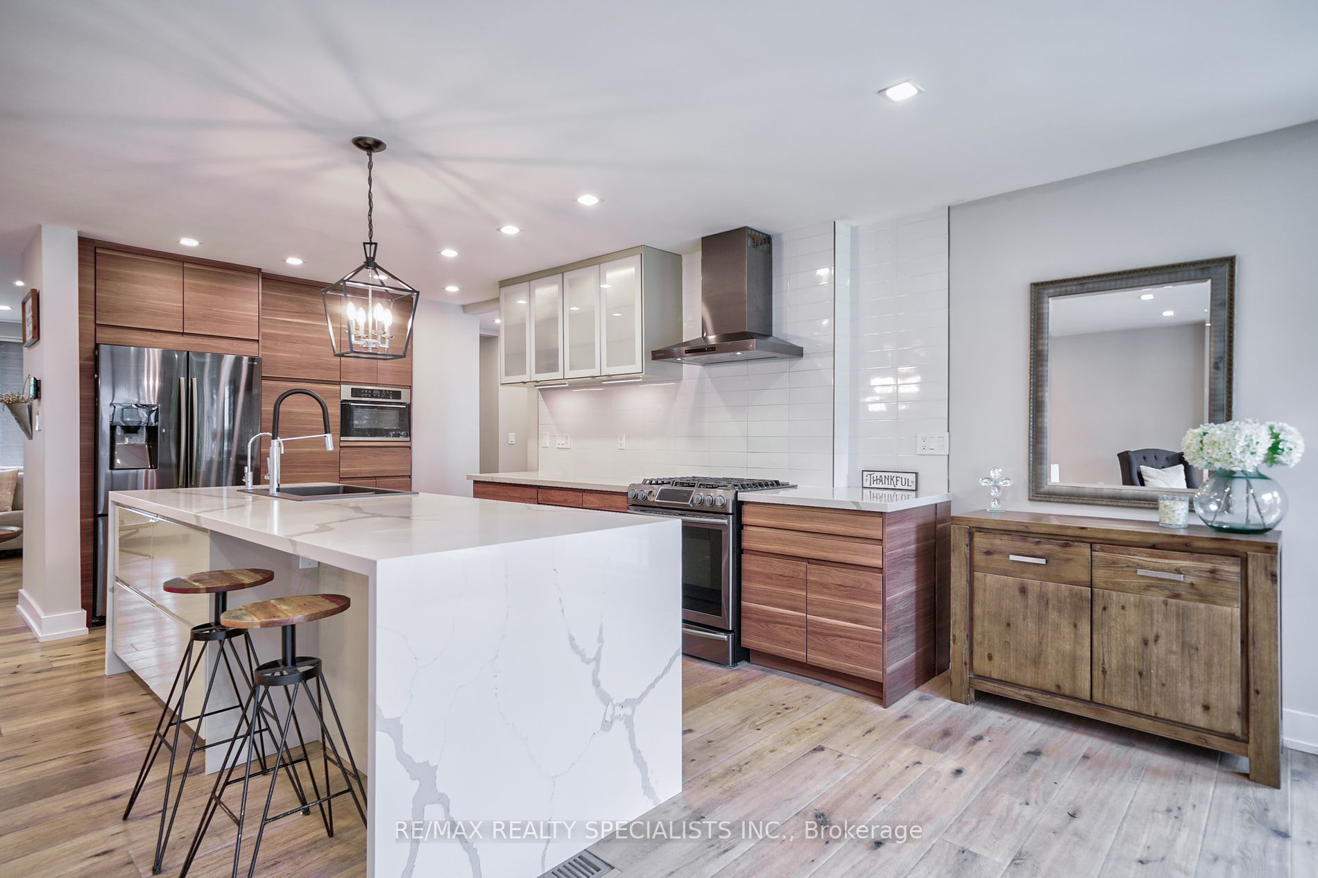 6043 Old Church Road