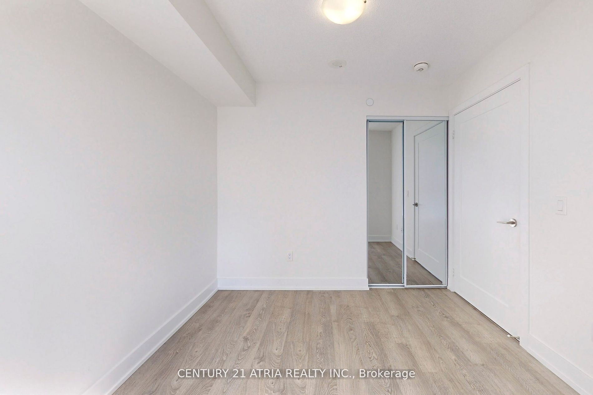 7 Mabelle Ave, #1501