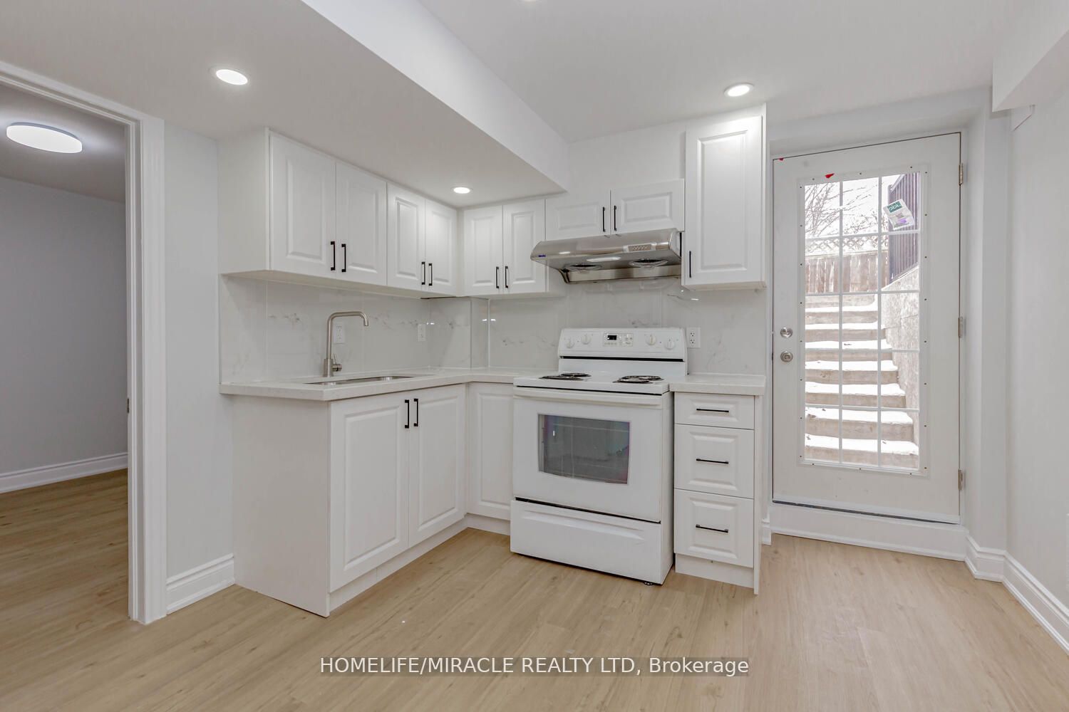 44 Leatherhead Crt, #Lower