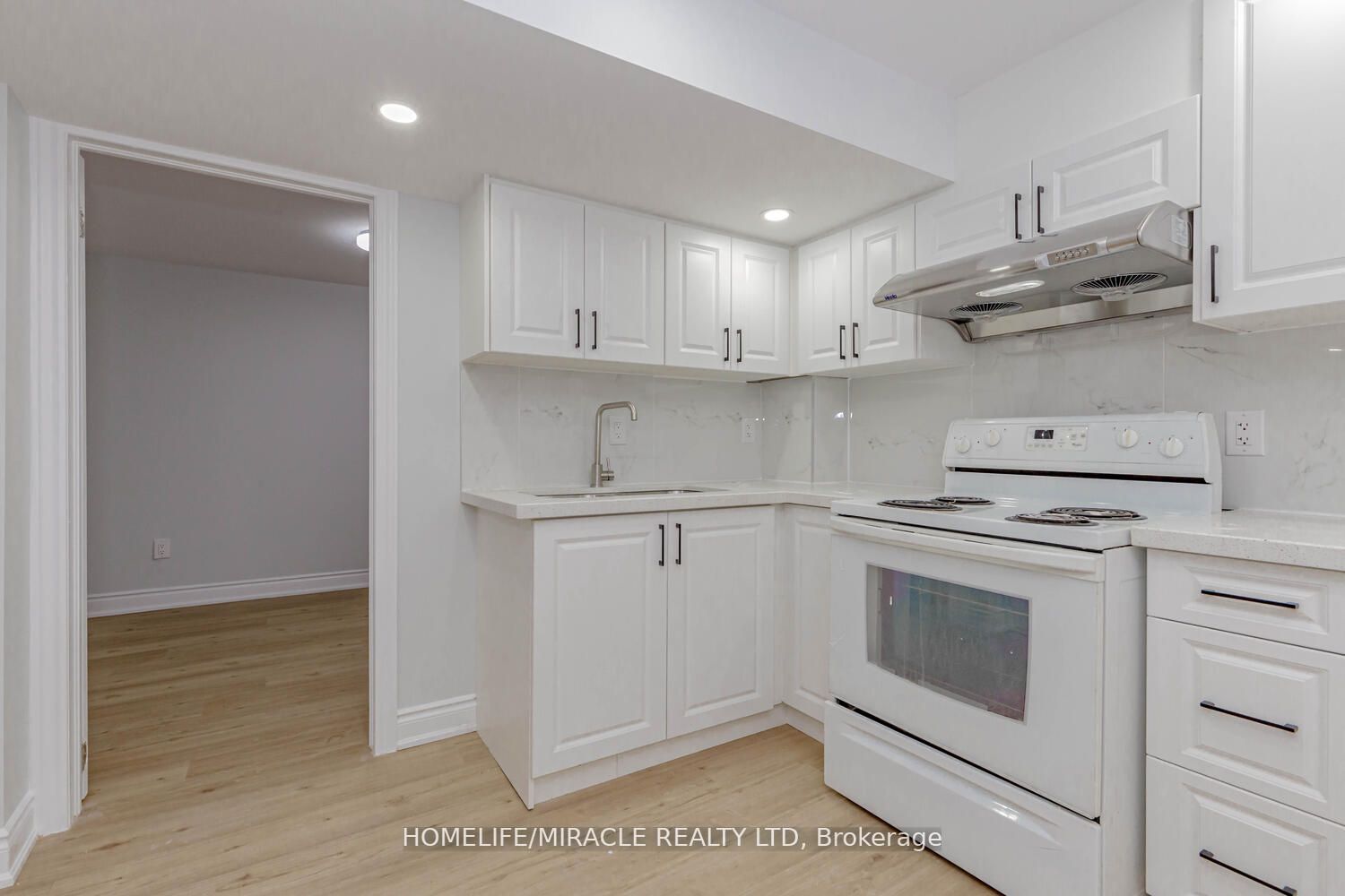 44 Leatherhead Crt, #Lower