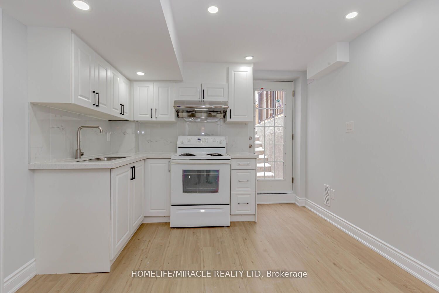 44 Leatherhead Crt, #Lower