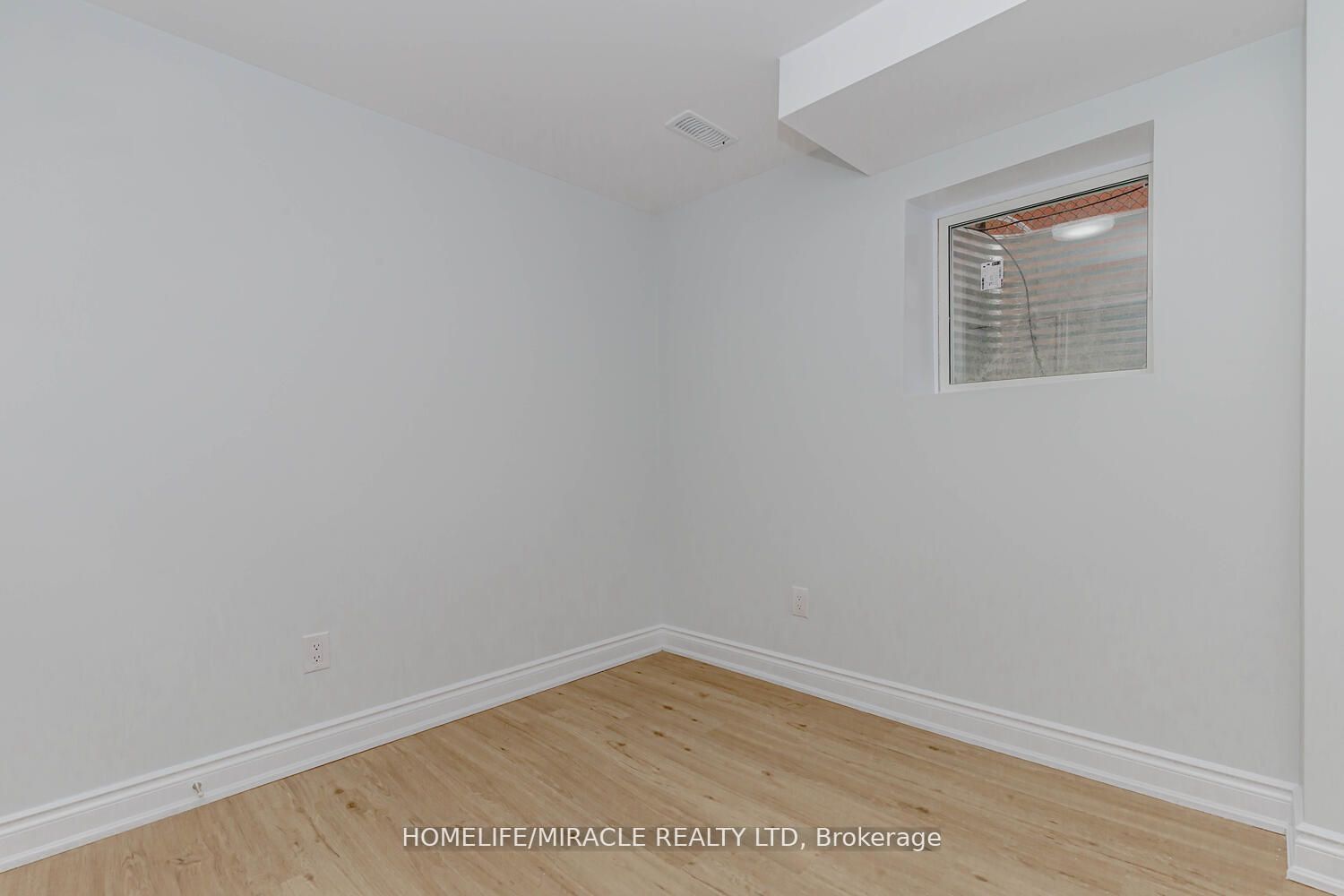 44 Leatherhead Crt, #Lower