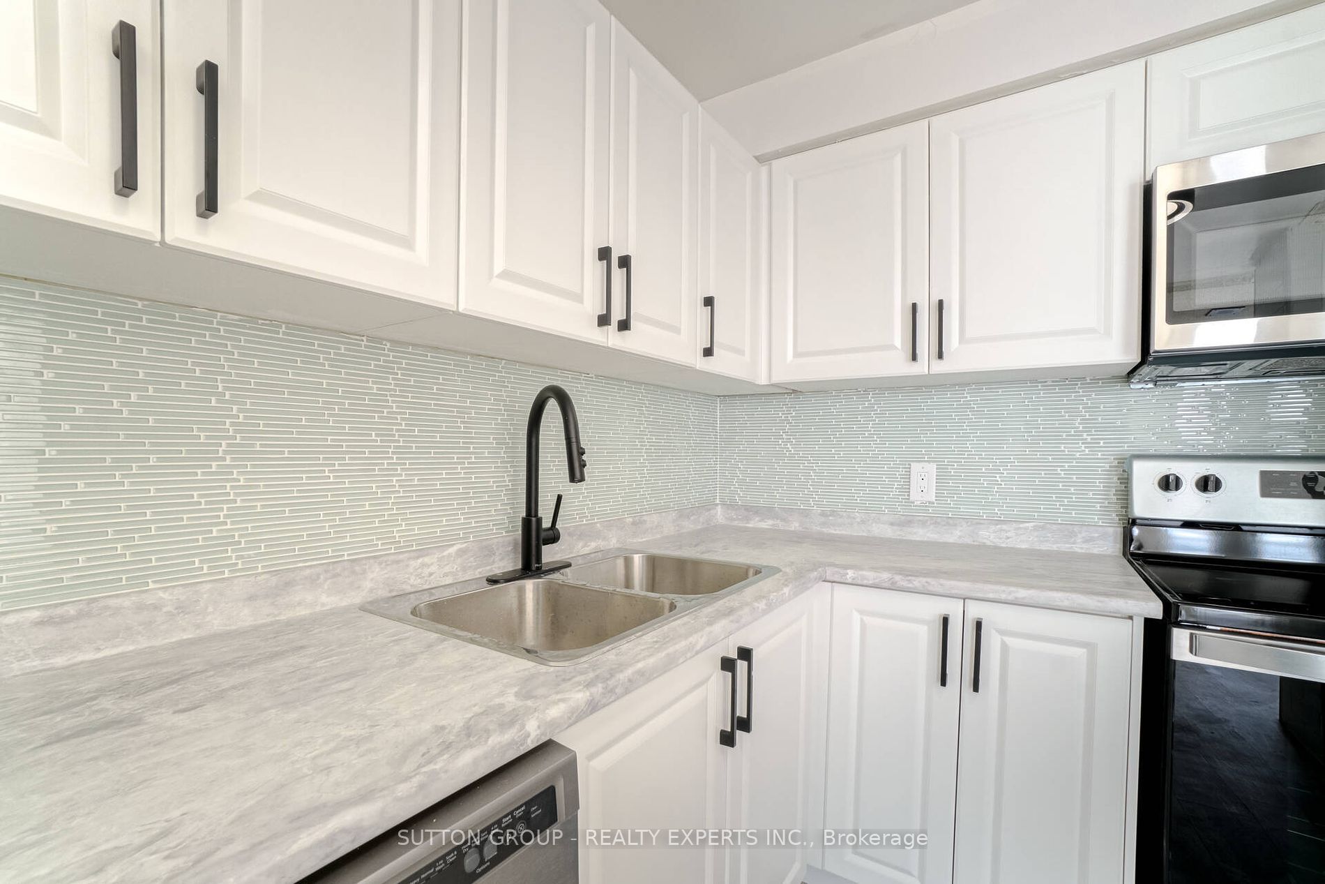25 Trailwood Drive, #2002
