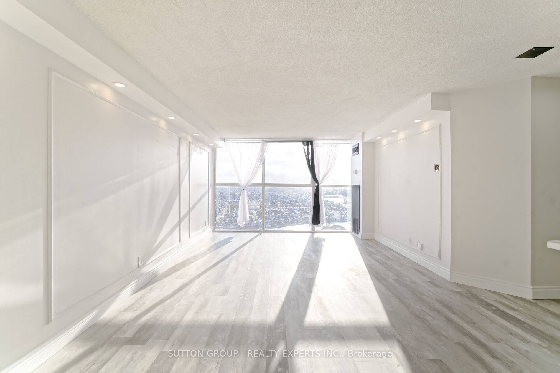 25 Trailwood Drive, #2002