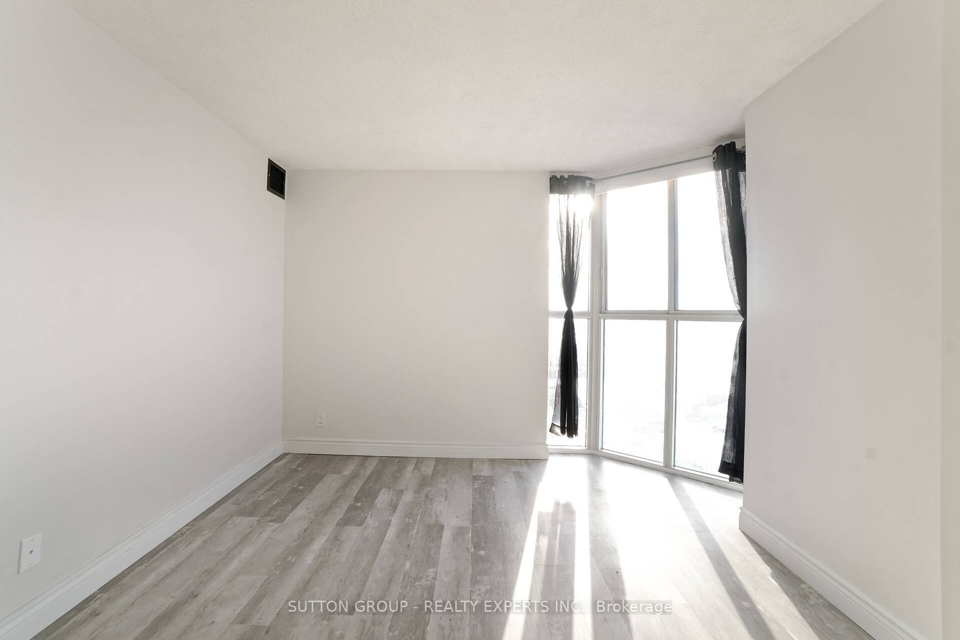 25 Trailwood Drive, #2002