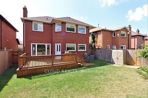 38 Lord Simcoe Dr