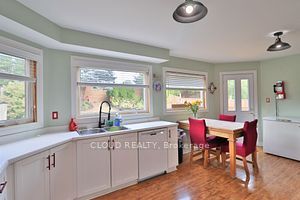 38 Lord Simcoe Dr