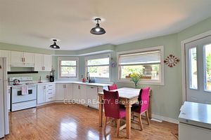 38 Lord Simcoe Dr